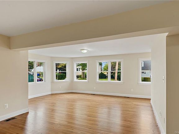 3rd image of 103 Westerly St Floor 1