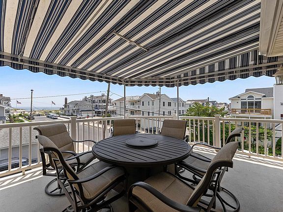 4th image of 403 53rd St #403