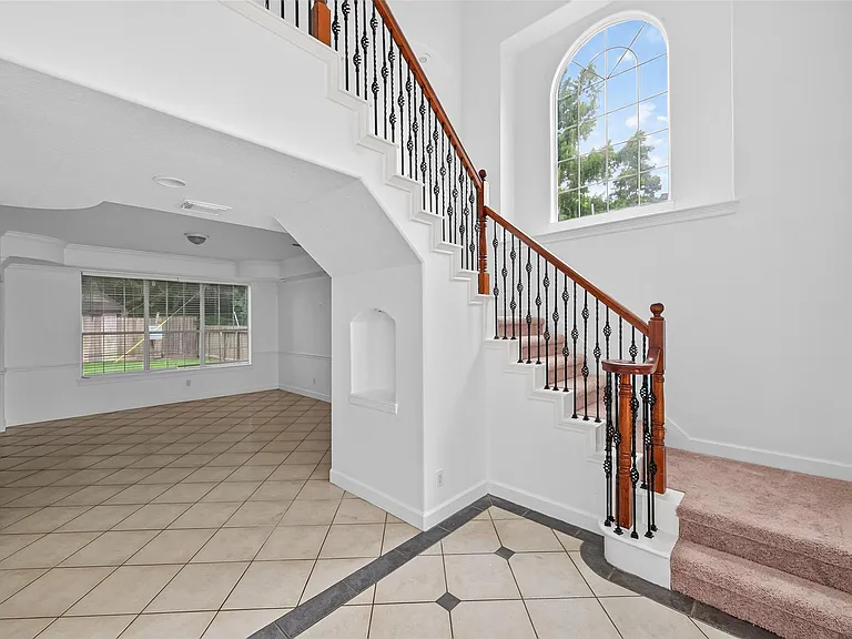 20003 Fieldtree Dr — Photo 8