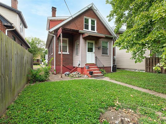 5th image of 2430 Benton St