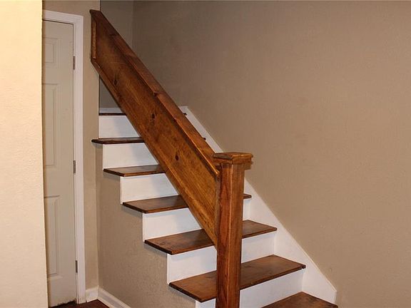 3rd image of 632 SW 25th St APT B