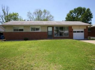 20 Flamingo Dr, Hazelwood, MO