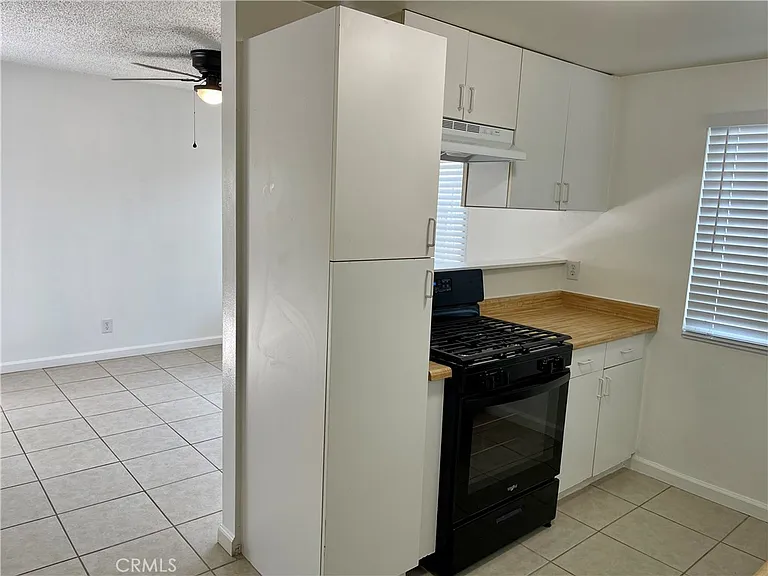 2064 E Evergreen St — Photo 6