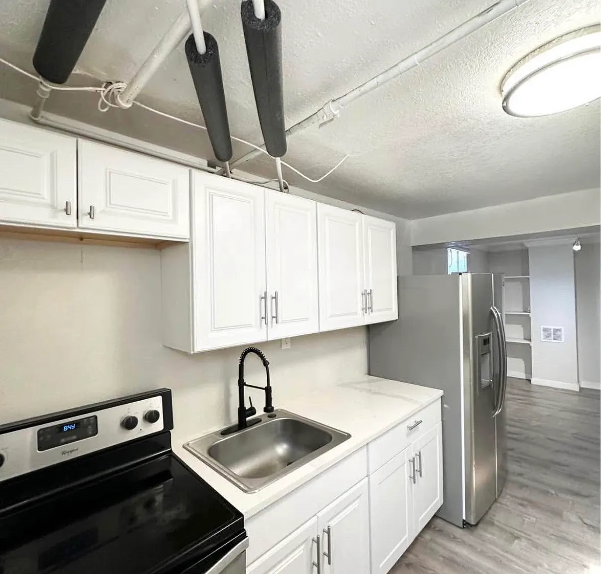 2 bed, 800 sqft, $1,700 — Photo 1