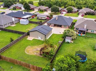 917 Westbury Ter, Yukon, OK 73099