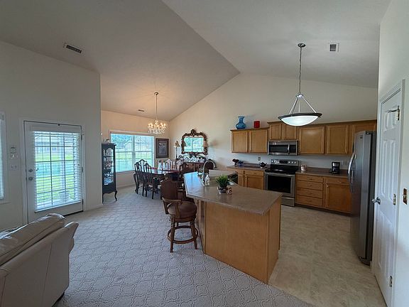 3rd image of 77 Cornerstone Cir