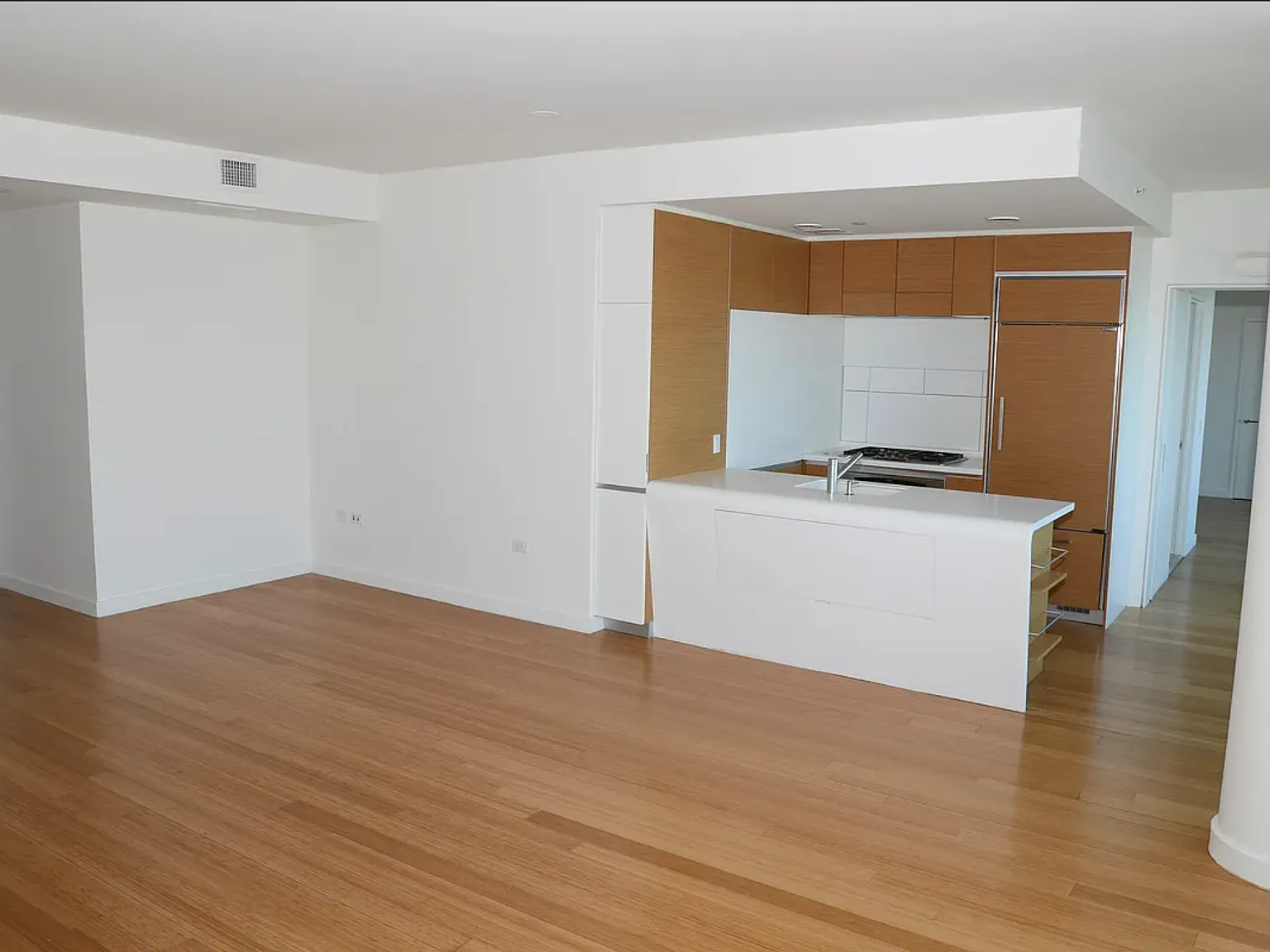 2 River Terrace — Photo 2