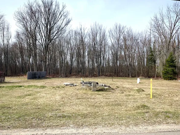 7566 E Houghton Lake Dr, Houghton Lake, MI 48629