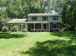16 Nottingham Way N, Clifton Park, NY 12065