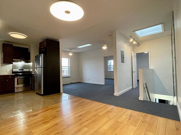 4th image of 6256 Metropolitan Ave #2