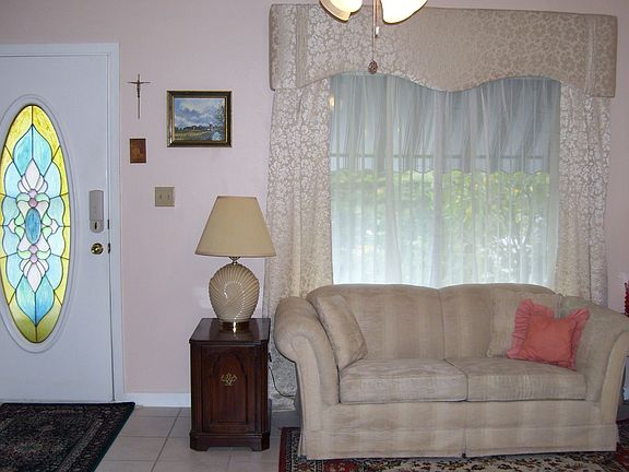 Pretty Entry