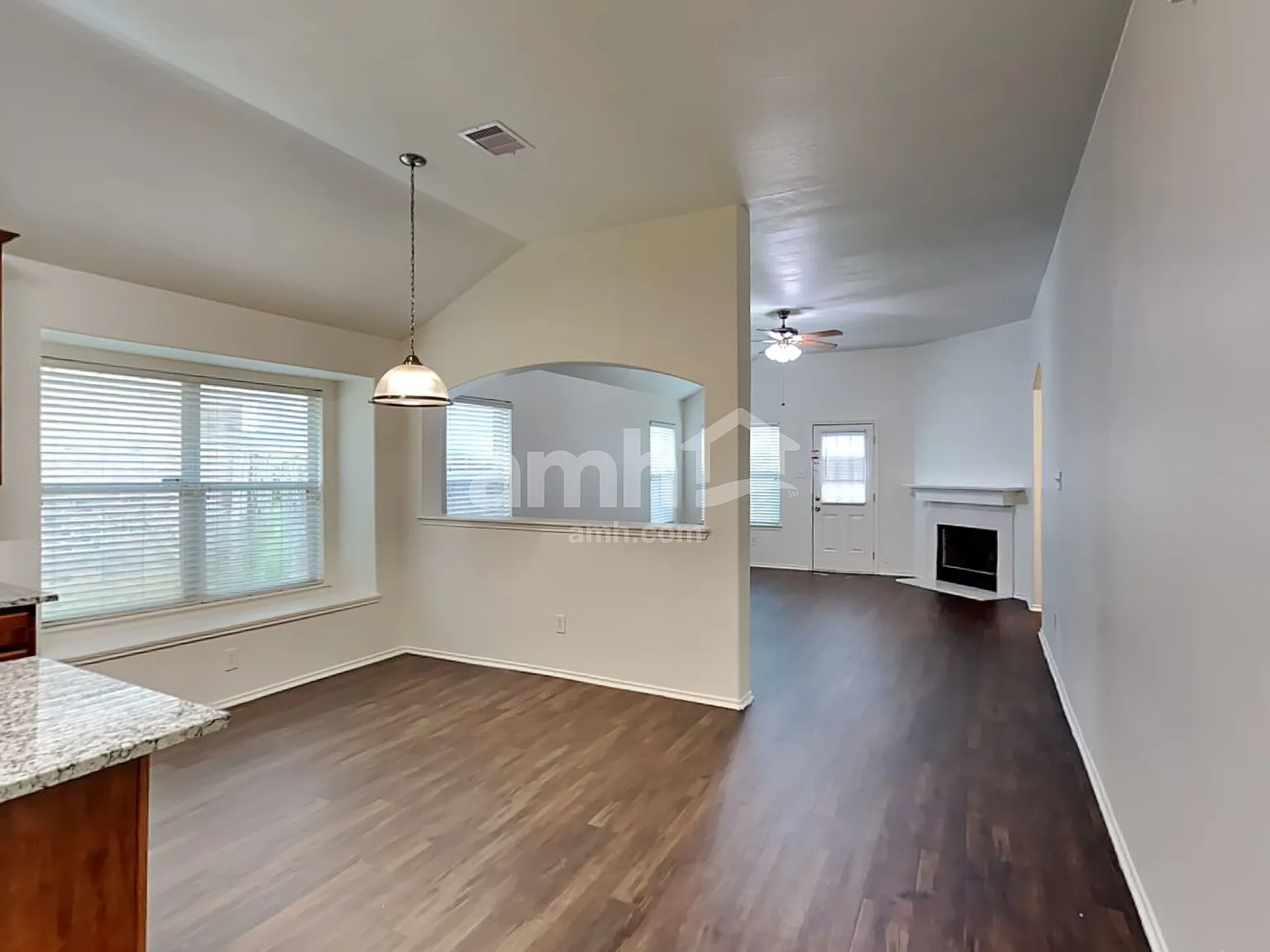 4 bed, 2.0 bath, 2117 sqft, $2,285 — Photo 4