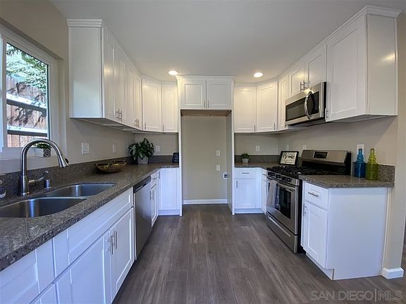 2nd image of 702 N Grape St