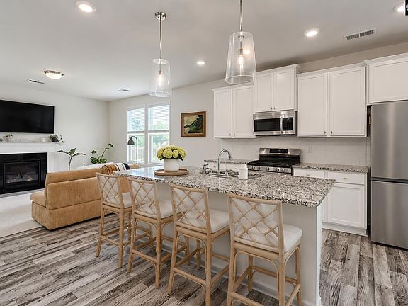 4th image of 171 Summer Orchard Dr