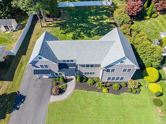 3rd image of 16 Bradford Rd