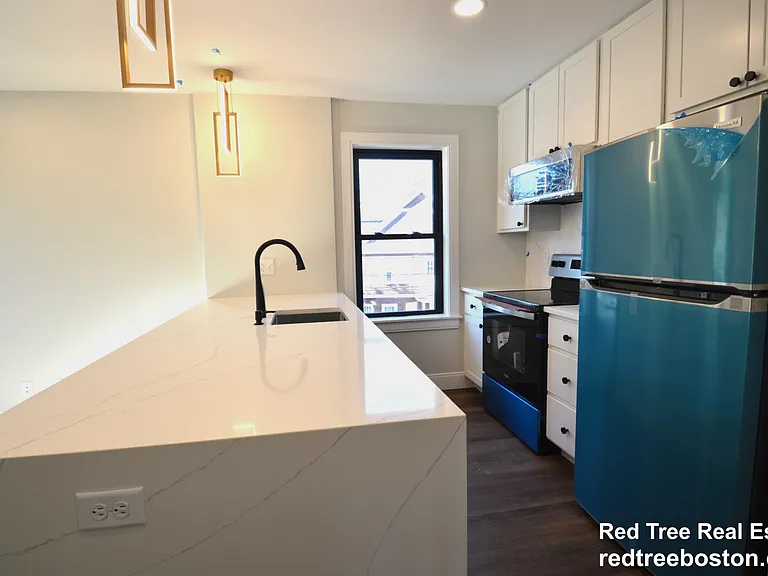 35 Hunnewell Ave #3 — Photo 11