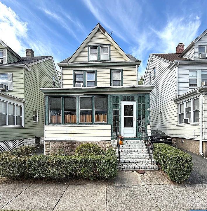 1st image of 19 Telford St