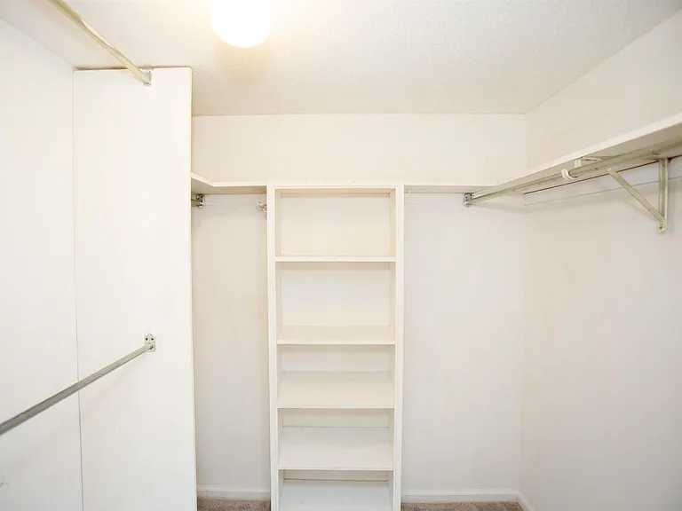 1506 Alberta Dr — Photo 24