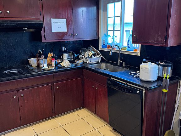 5th image of 125 Cerro Dr