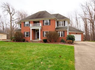 8598 Harvest Home Dr, Mentor, OH 44060