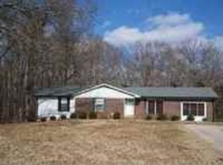 910 Sand Ridge Barg Rd, Lexington, TN 38351