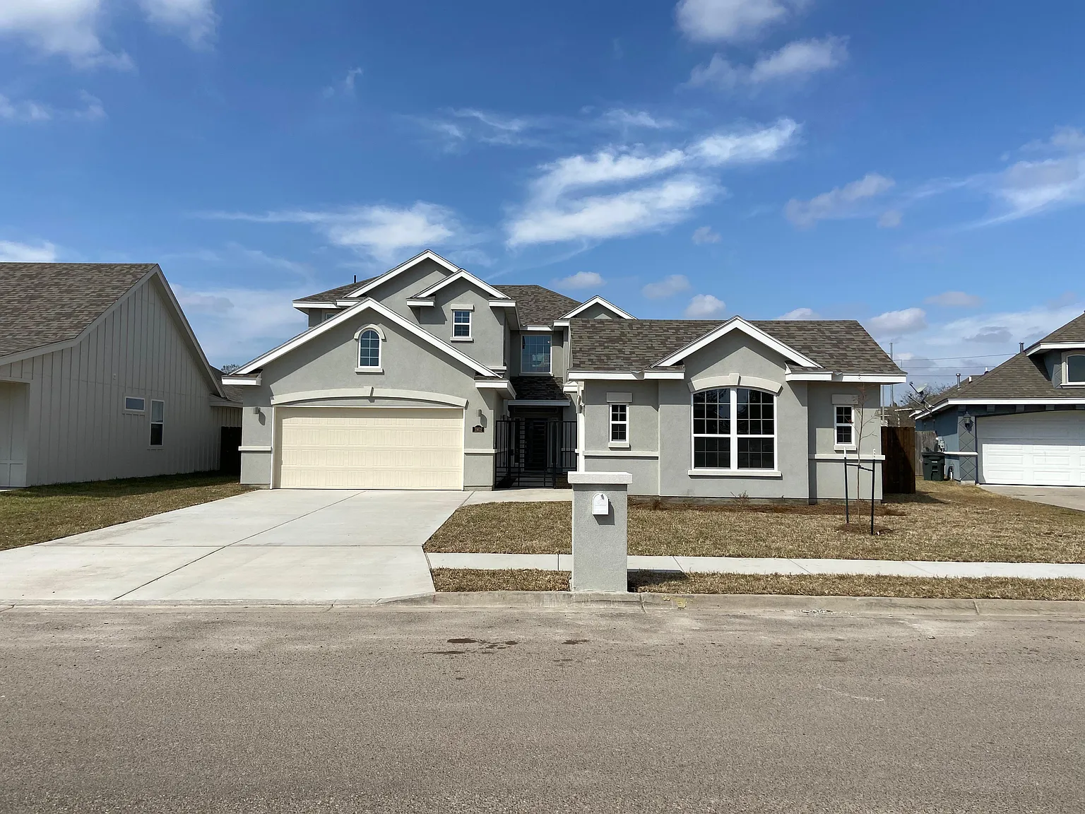 4 bed, 2659 sqft, $2,300 — Photo 1
