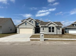 1902 Sparrow Ln, Mission, TX 78572
