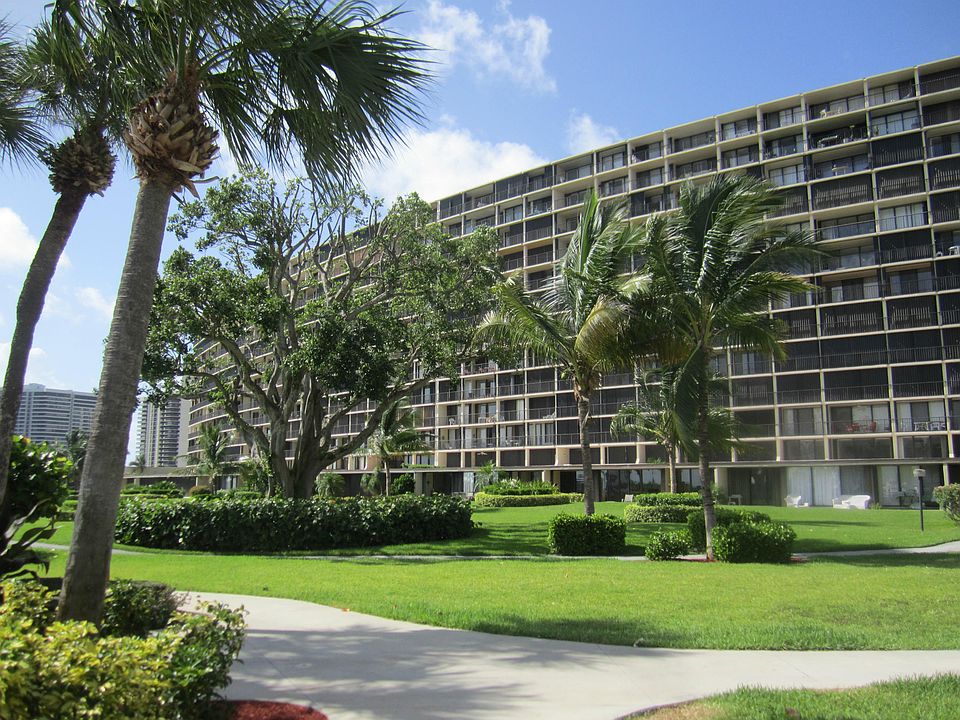 1st image of 130 Lakeshore Drive #Ph22