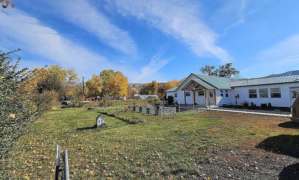 Front Porch & Garden