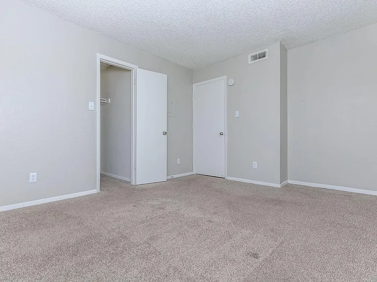 Villas at Alameda — Photo 42