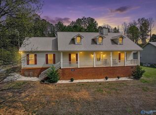 80 Earl Caldwell Dr, Guntersville, AL 35976