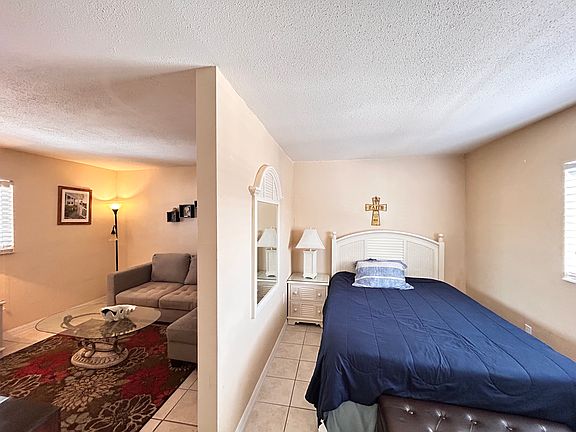5th image of 211 Circle Dr APT 26