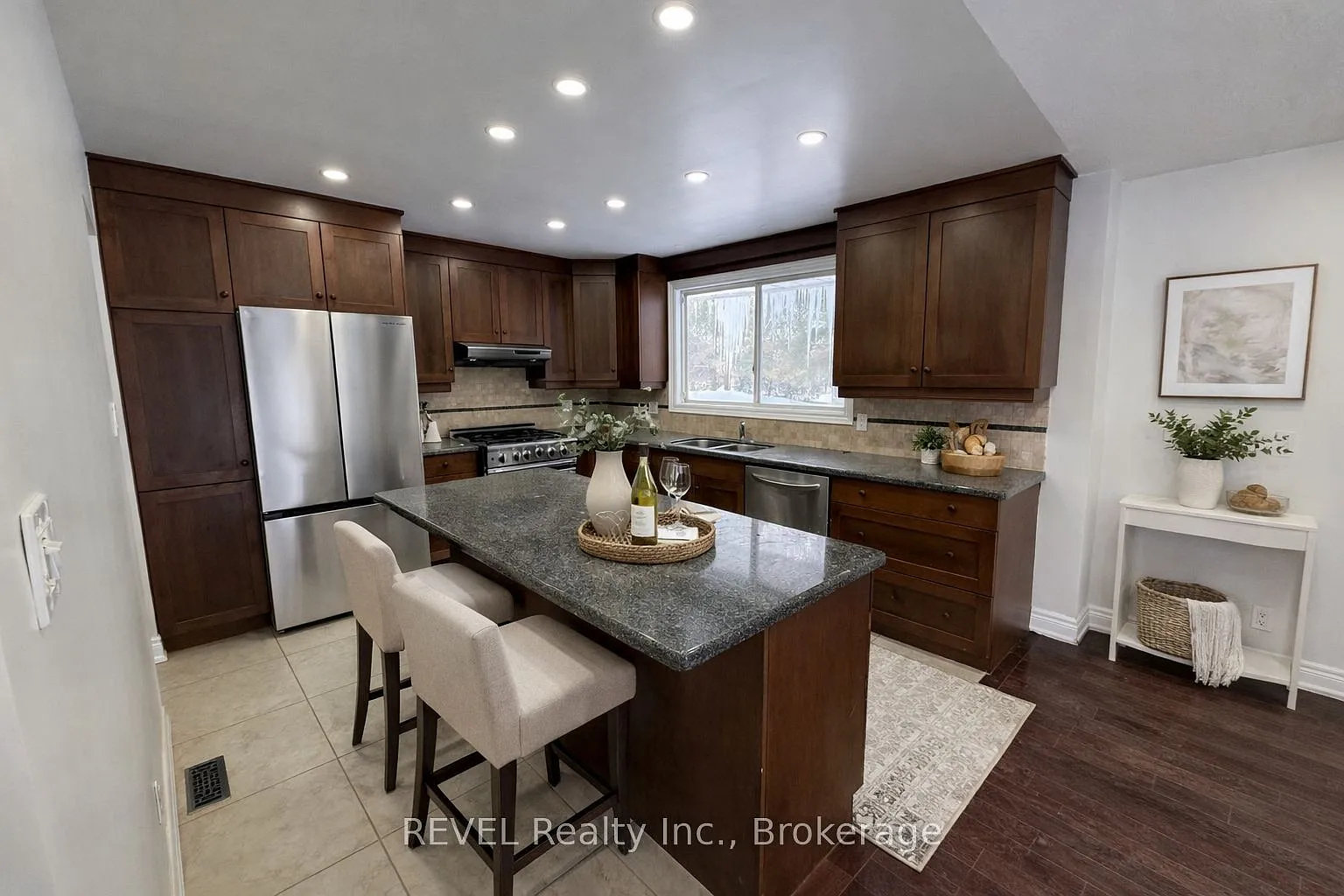 3 bed, $2,999 — Photo 3