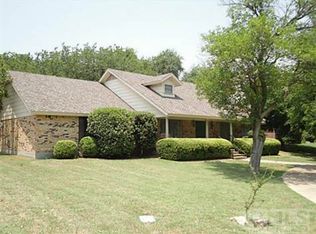 1304 S Stratton St, Decatur, TX 76234