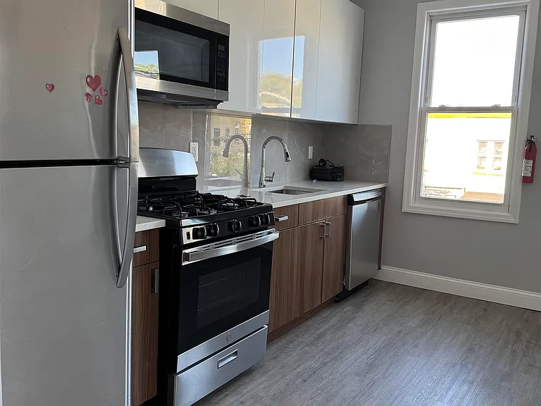 1515 Kerrigan Ave #2 — Photo 3