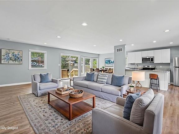 5th image of 11038 Greenwood Rd