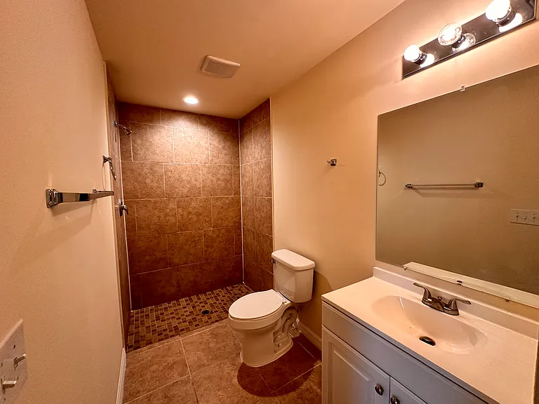 618 SE 13th Ave — Photo 9