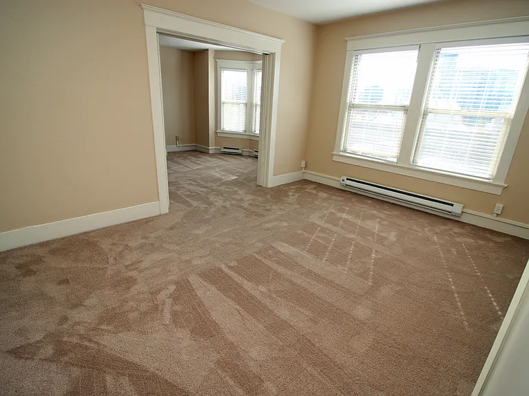 The Summit Arms Apartments — Photo 9