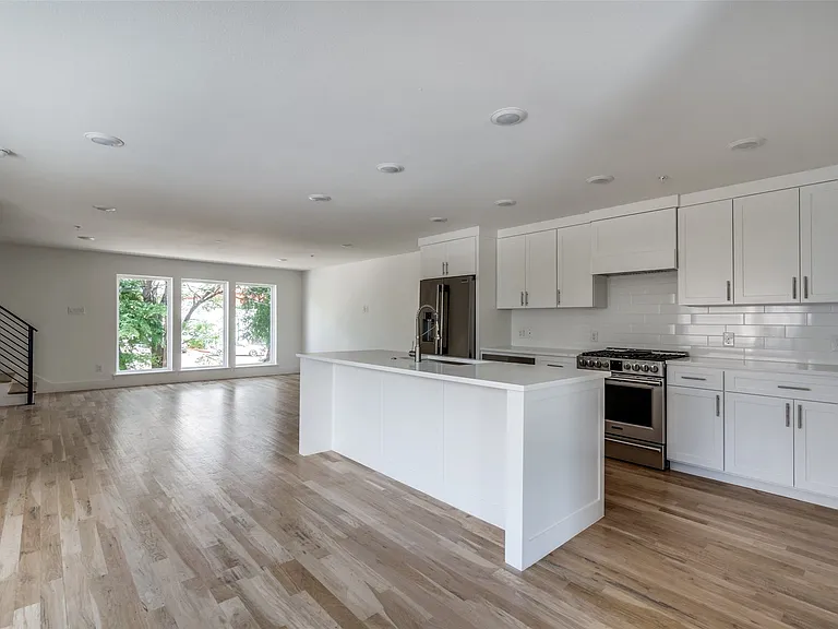 1612 Grigsby Ave #102 — Photo 6