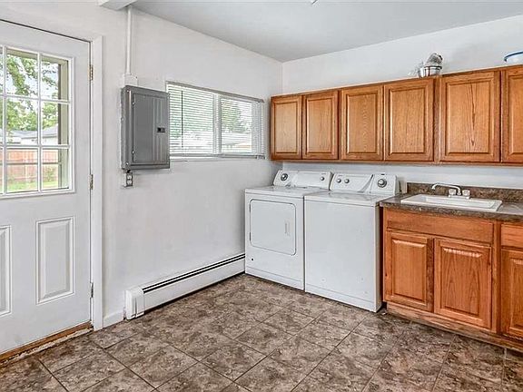 4th image of 959 E Hudson Ave