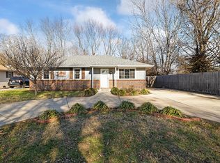 407 E Lynn St, Nixa, MO 65714