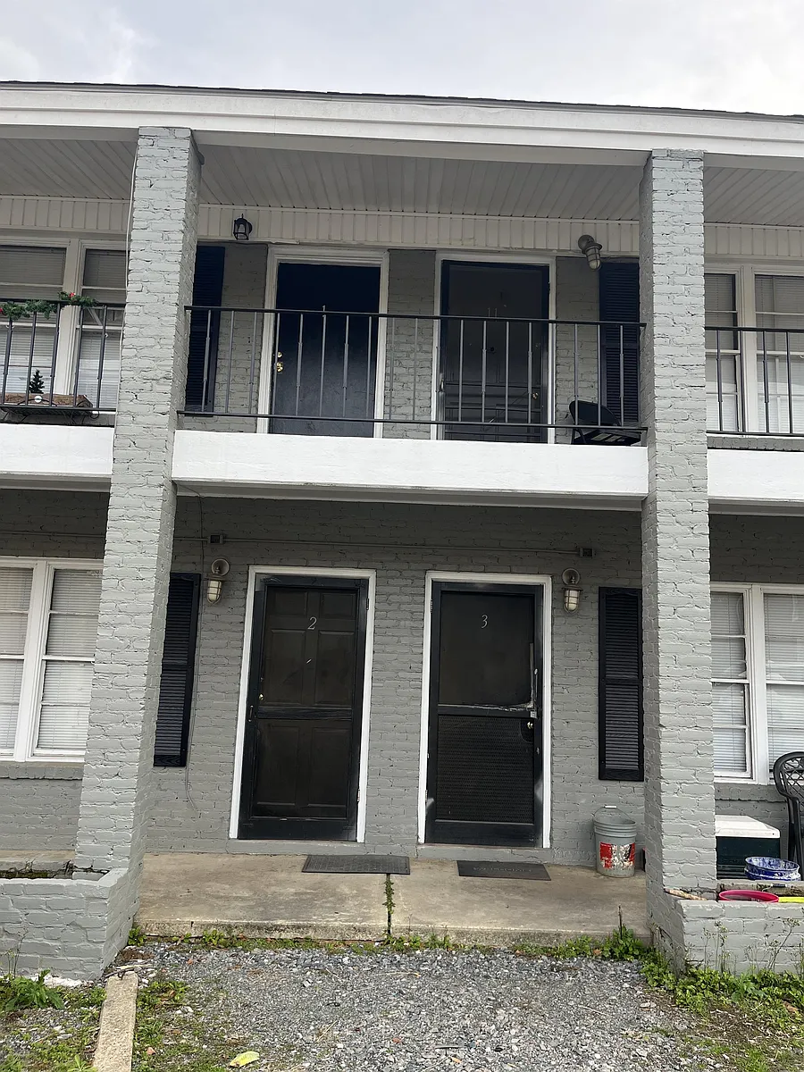 Building Photo - 520 Pine Ave #14