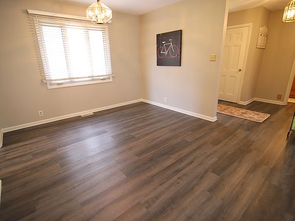 5th image of 1121 Canterbury Ct