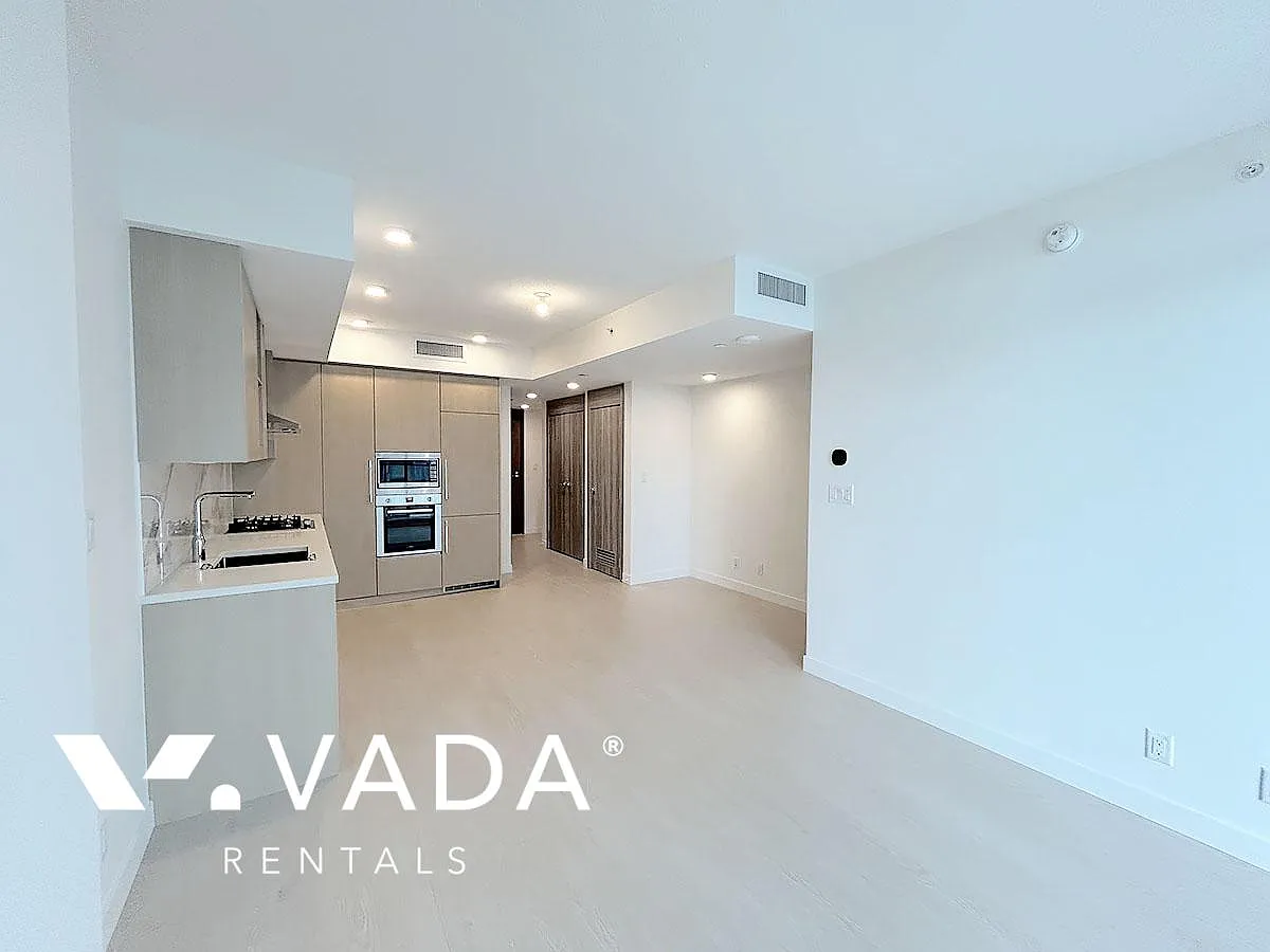 Park George 1 BR APT Rental 808-13778 100 Ave Surrey: VADA — Photo 4