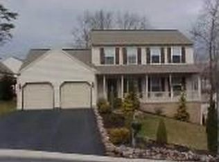 5 Deer Run Dr, Etters, PA 17319
