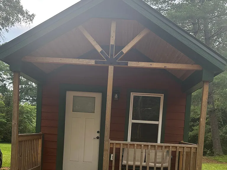 266 Broadview Dr — Photo 2
