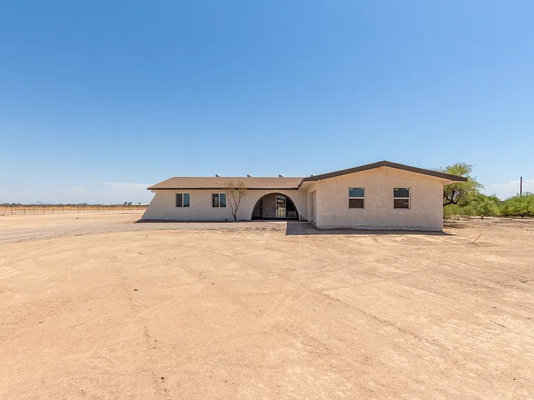 7525 W Lake Erie Dr — Photo 1