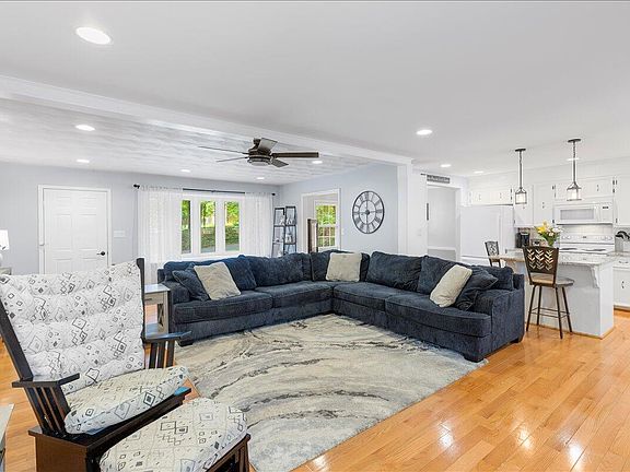 5th image of 5403 Tomahawk Cir
