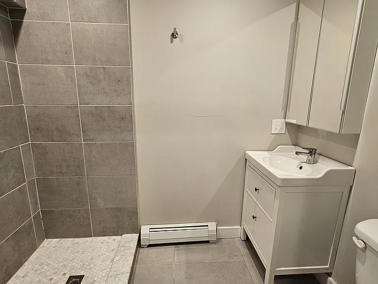 1677 State St #1B — Photo 3