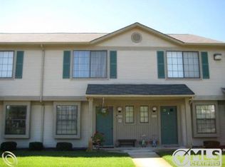1206 Pine Rdg, Highland, MI 48357